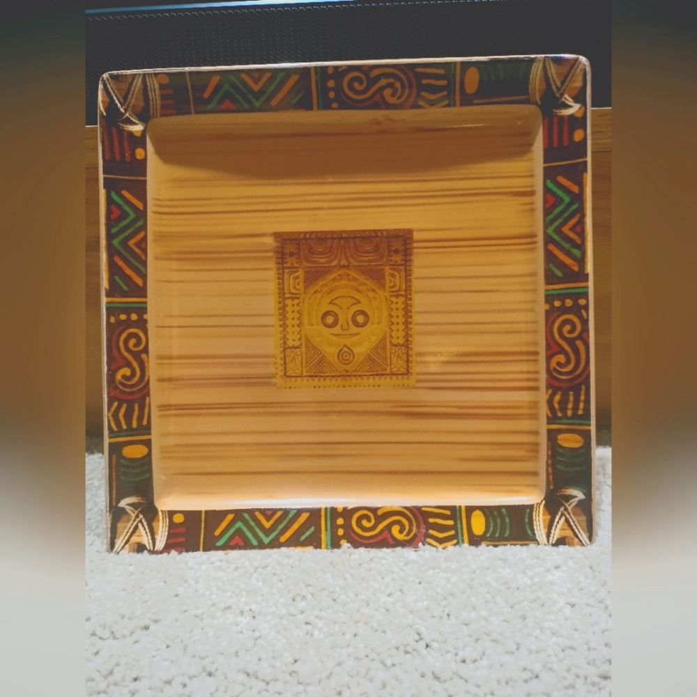 Pre-owned Disney Parks Adventureland Polynesian Resort Tiki Maui Ceramic Plate